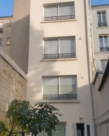 Paris-maison-appartement-7 Chambres Métro Jourdain Casa vacanze