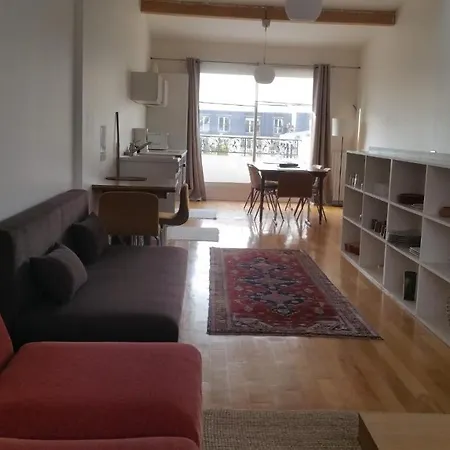 Paris-maison-appartement-7 Chambres Métro Jourdain * Parigi